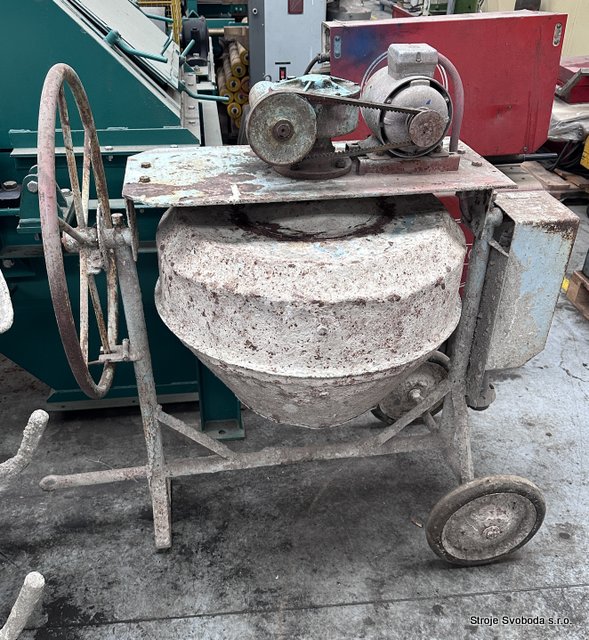 Stavební míchačka  (1 - Stavebni michacka (2).JPG)